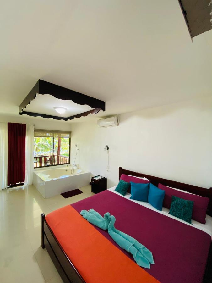 קאוויטה Ocean View Lodge מראה חיצוני תמונה