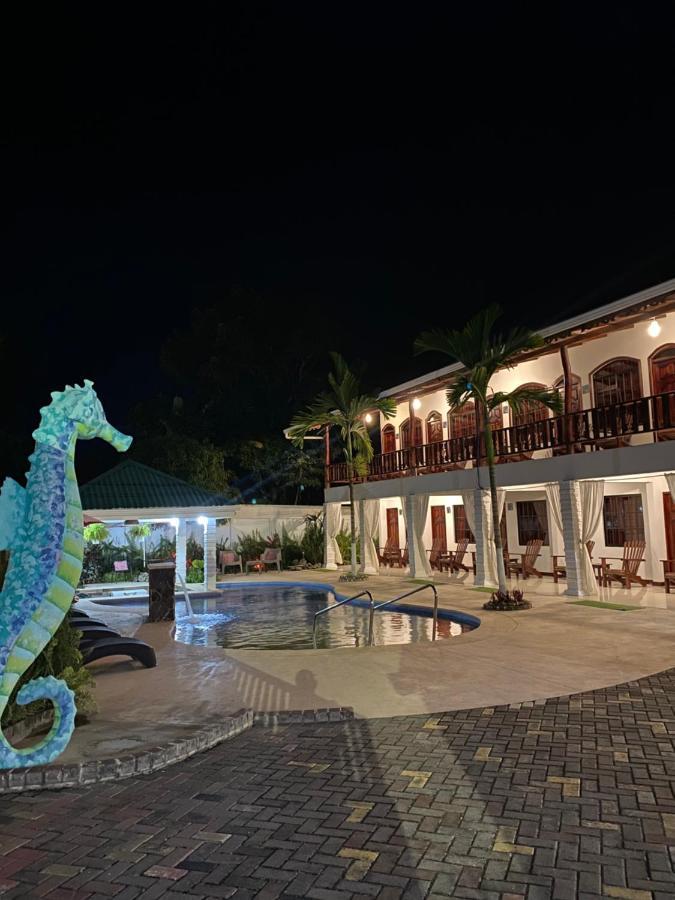 קאוויטה Ocean View Lodge מראה חיצוני תמונה